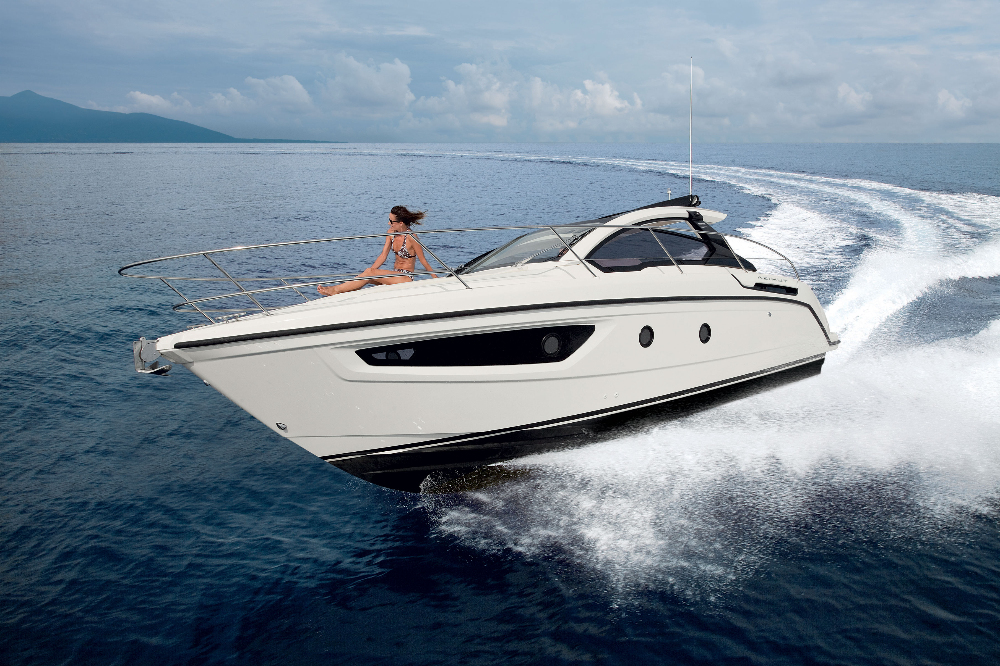 Azimut Yacht Charter - VILAMOURA YACHT CHARTERS