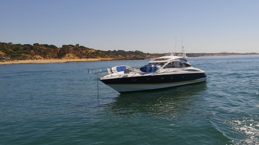 B.Happy Luxury Charter - VILAMOURA YACHT CHARTERS